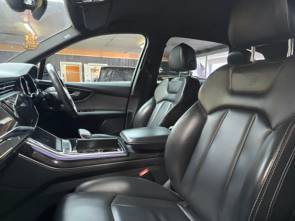 Used 2020 Audi Q7 Black Edition Blue - Interior and Exterior details 10
