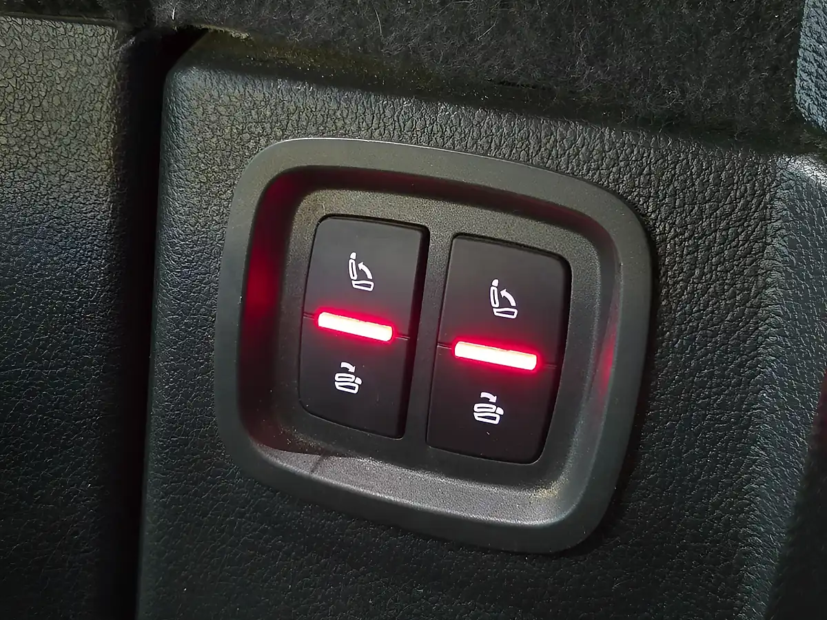 Used 2020 Audi Q7 Black Edition Blue - Interior and Exterior details 16