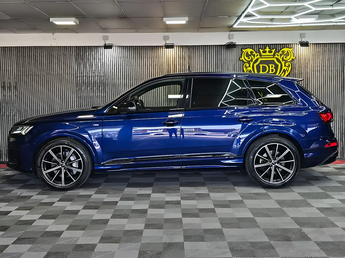 Used 2020 Audi Q7 Black Edition Blue - Interior and Exterior details 6