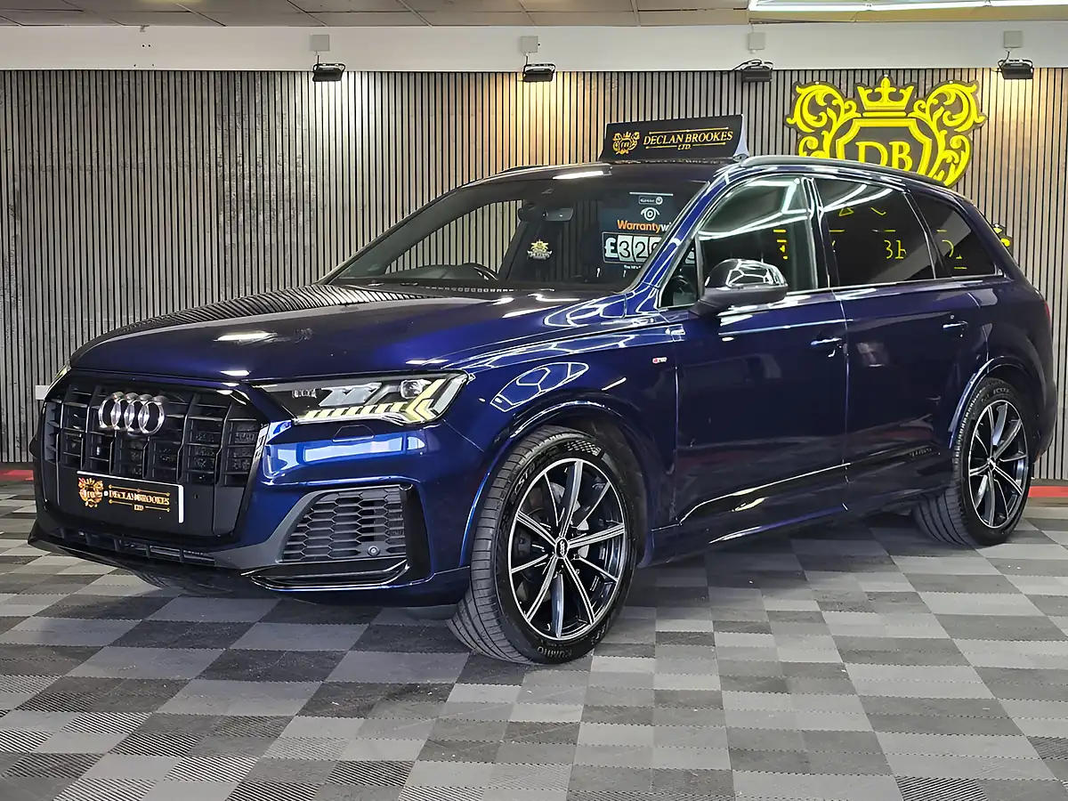 Used 2020 Audi Q7 Black Edition Blue - Interior and Exterior details 7