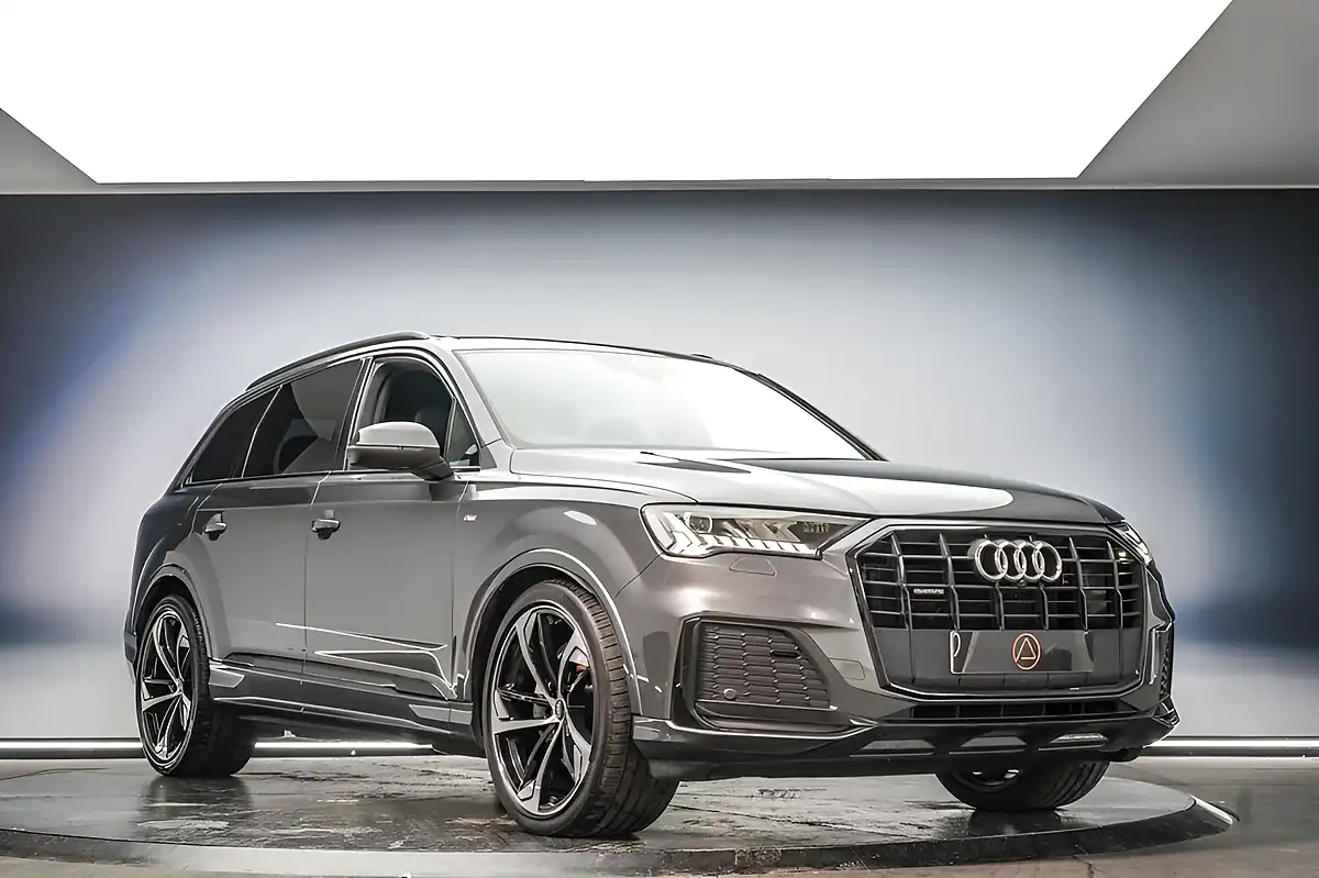 Used 2020 Audi Q7 Black Edition Grey - Interior and Exterior details 5