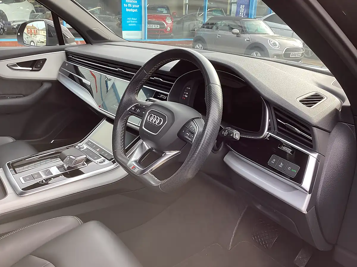 Used 2020 Audi Q7 S Line Black - Interior and Exterior details 11