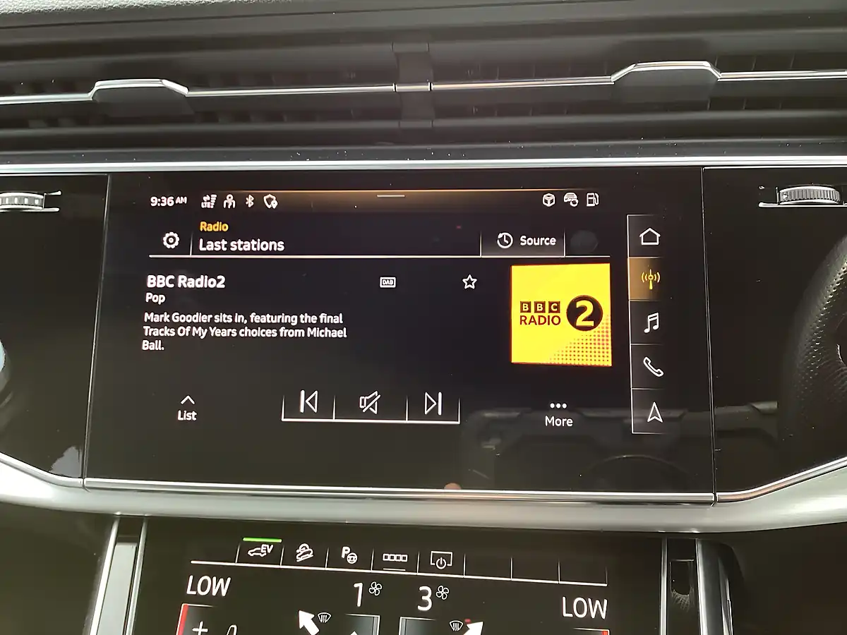 Used 2020 Audi Q7 S Line Black - Interior and Exterior details 12