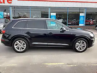 Used 2020 Audi Q7 S Line Black - Interior and Exterior details 17