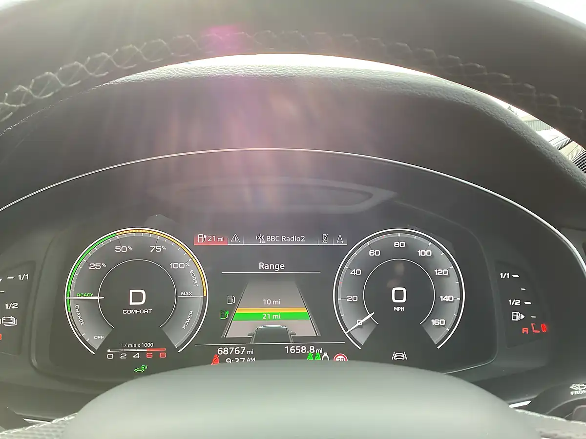 Used 2020 Audi Q7 S Line Black - Interior and Exterior details 8