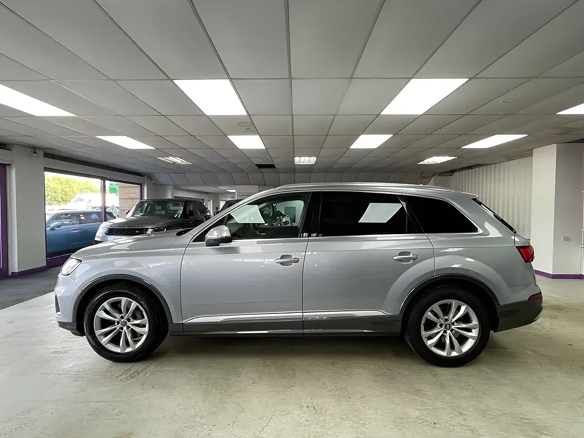 Used 2020 Audi Q7 Sport Floret Silver - Interior and Exterior details 10