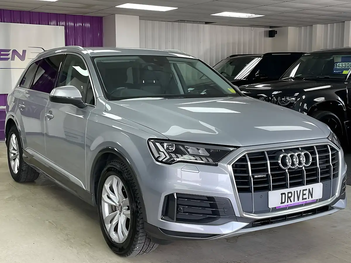 Used 2020 Audi Q7 Sport Floret Silver - Interior and Exterior details 5