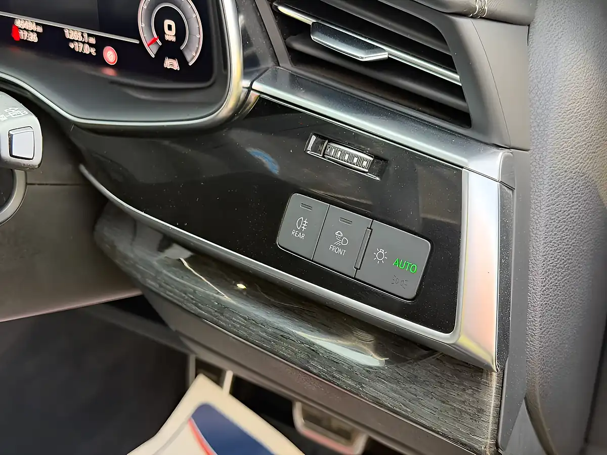 Used 2020 Audi Q7 Vorsprung Black - Interior and Exterior details 14