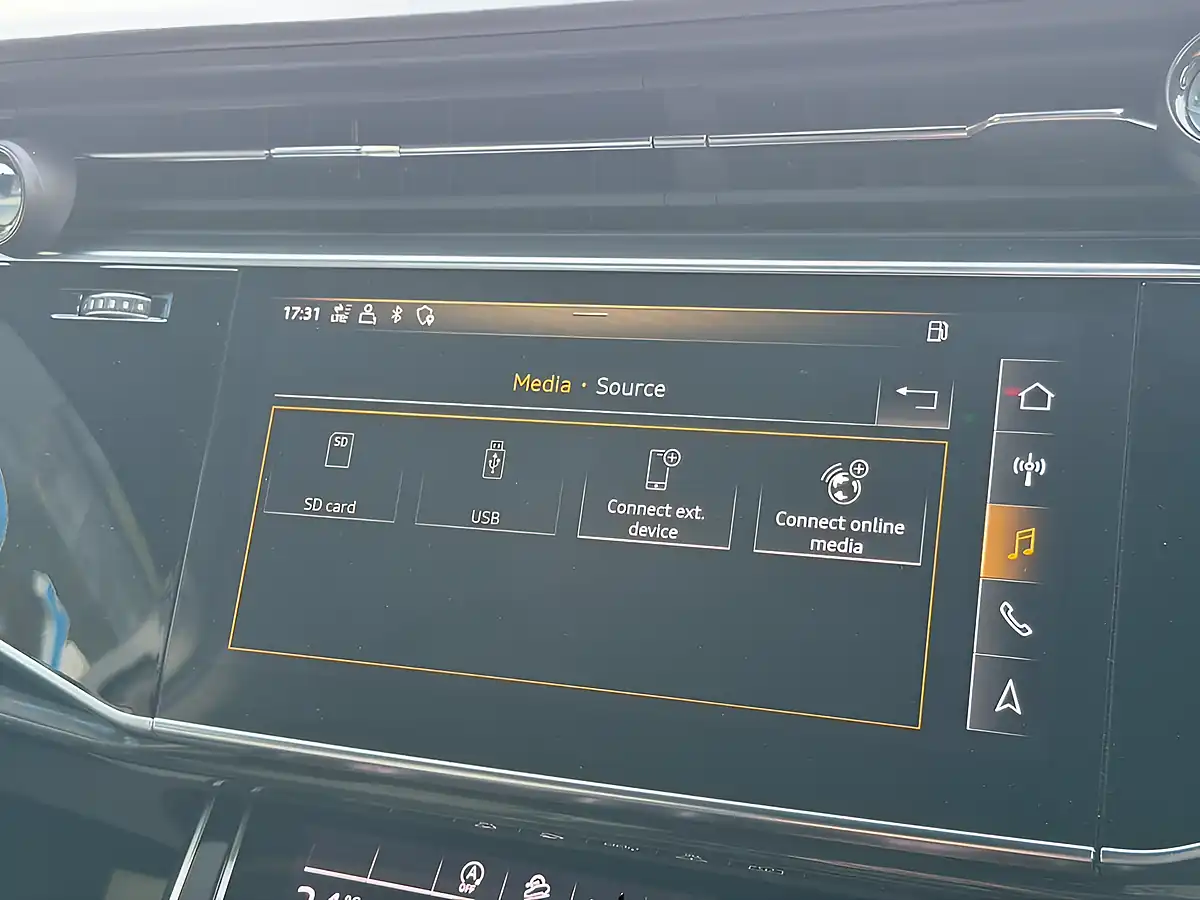 Used 2020 Audi Q7 Vorsprung Black - Interior and Exterior details 16