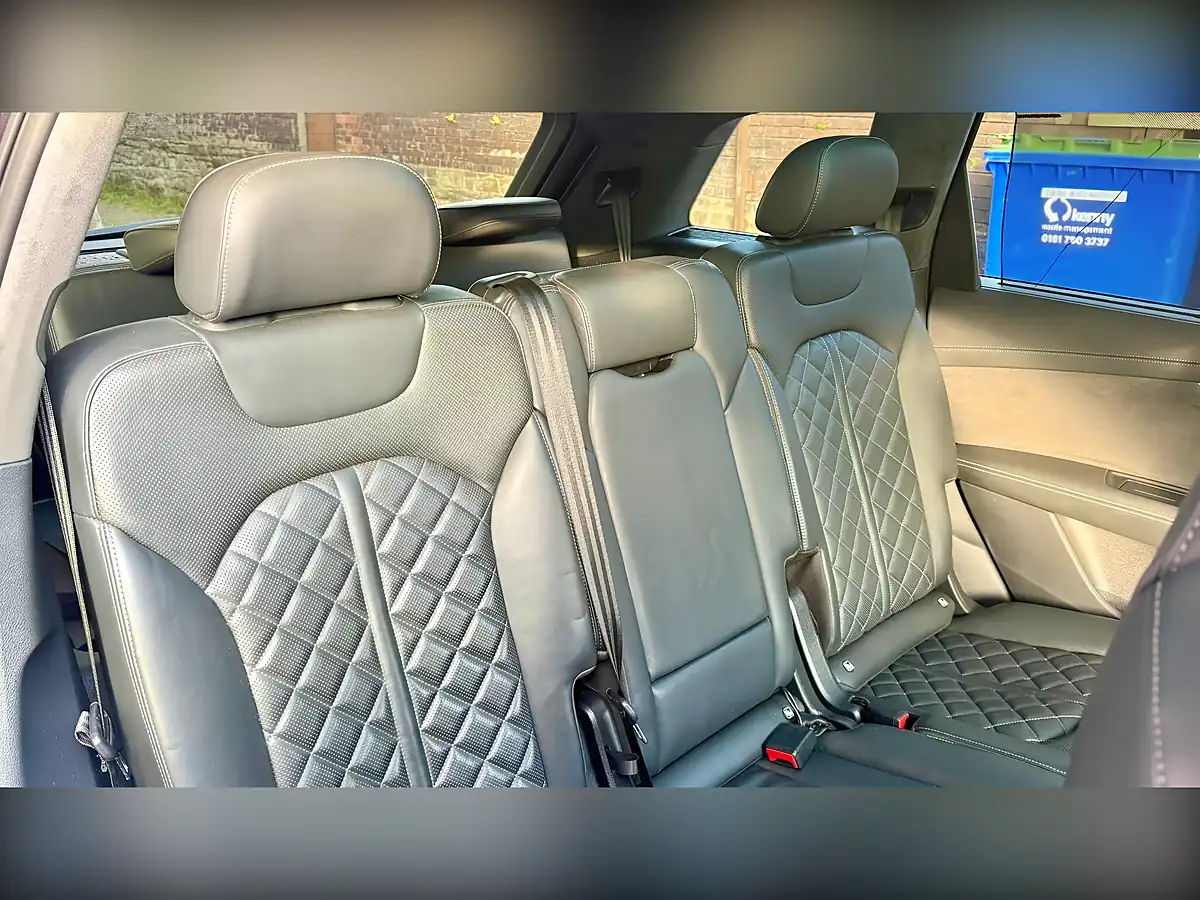 Used 2020 Audi Q7 Vorsprung Black - Interior and Exterior details 7