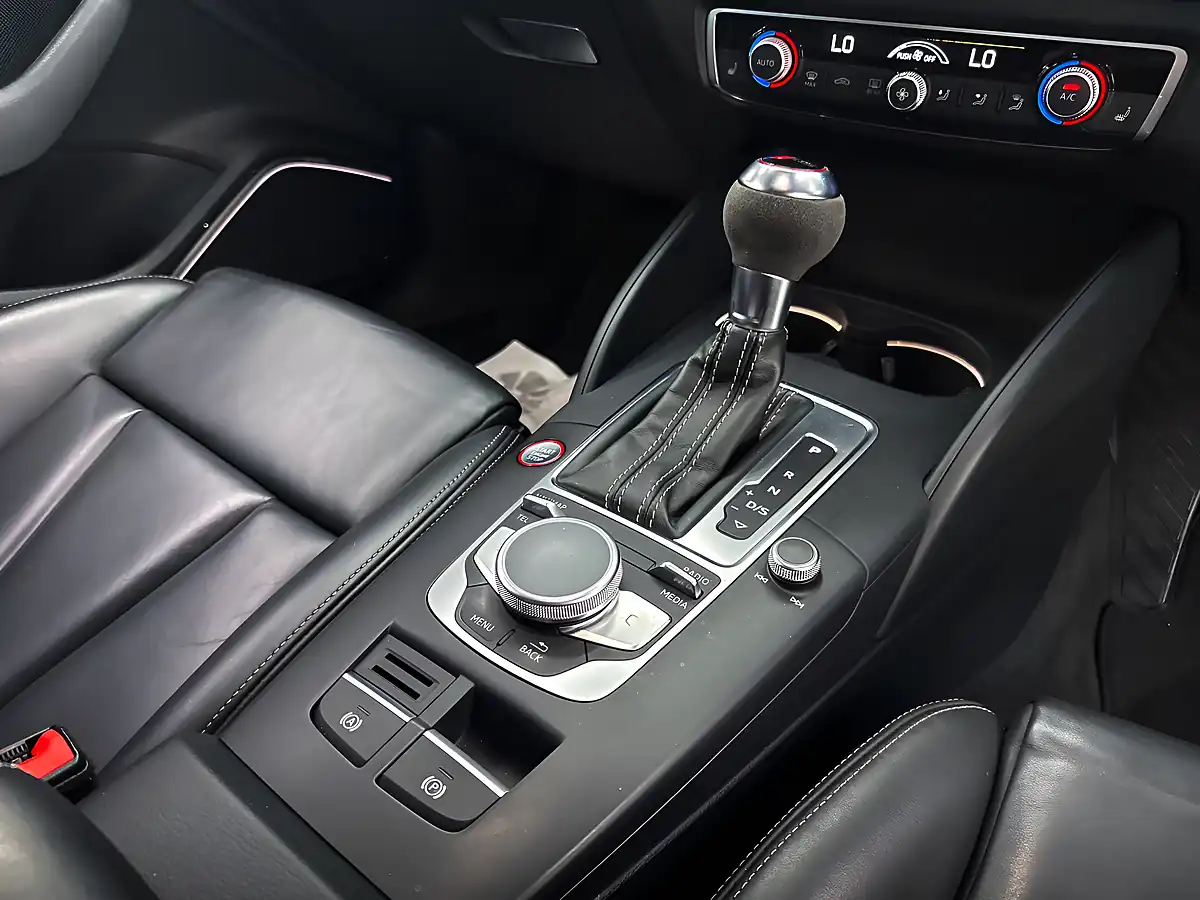 Used 2020 Audi RS3 Saloon Blue - Interior and Exterior details 13