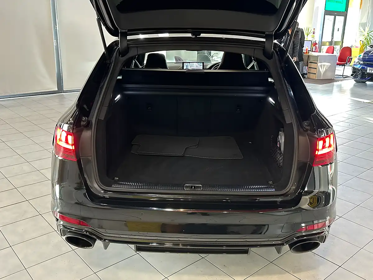 Used 2020 Audi RS4 Avant Carbon Black Black - Interior and Exterior details 9