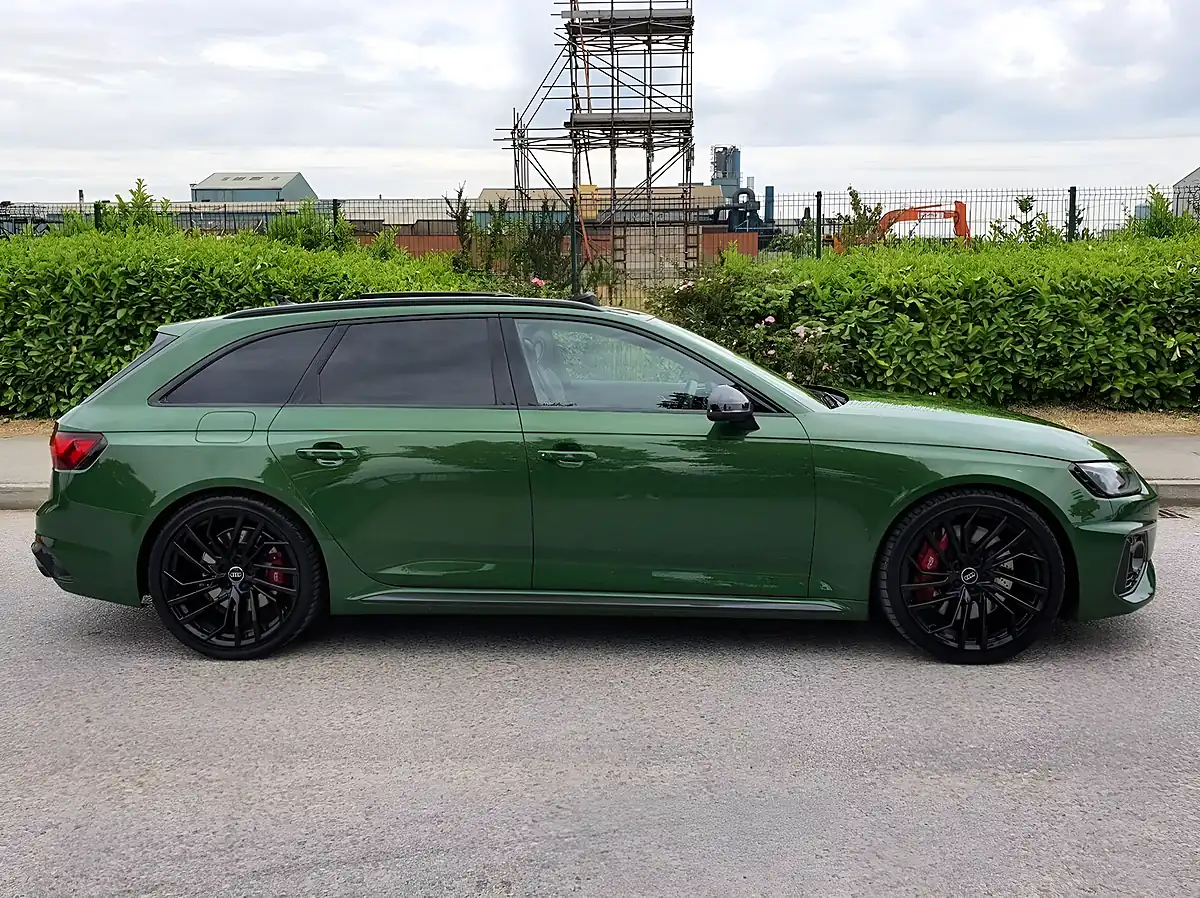 Used 2020 Audi RS4 Avant Carbon Black Sonoma Green - Interior and Exterior details 2