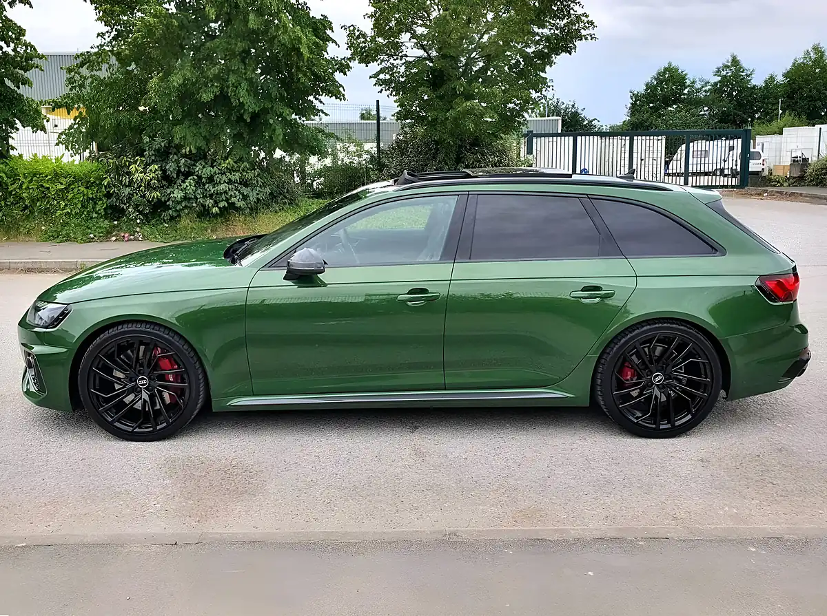 Used 2020 Audi RS4 Avant Carbon Black Sonoma Green - Interior and Exterior details 8