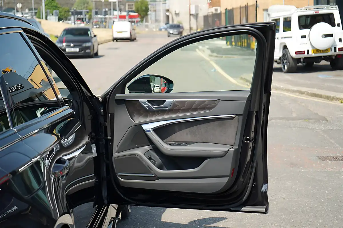 Used 2020 Audi RS6 Avant Vorsprung Black - Interior and Exterior details 13