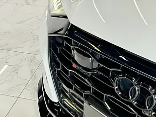 Used 2020 Audi RSQ8 Vorsprung Glacier White - Interior and Exterior details 10