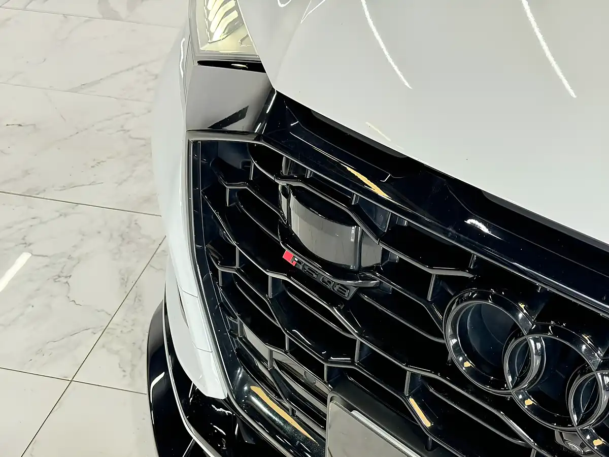 Used 2020 Audi RSQ8 Vorsprung Glacier White - Interior and Exterior details 10
