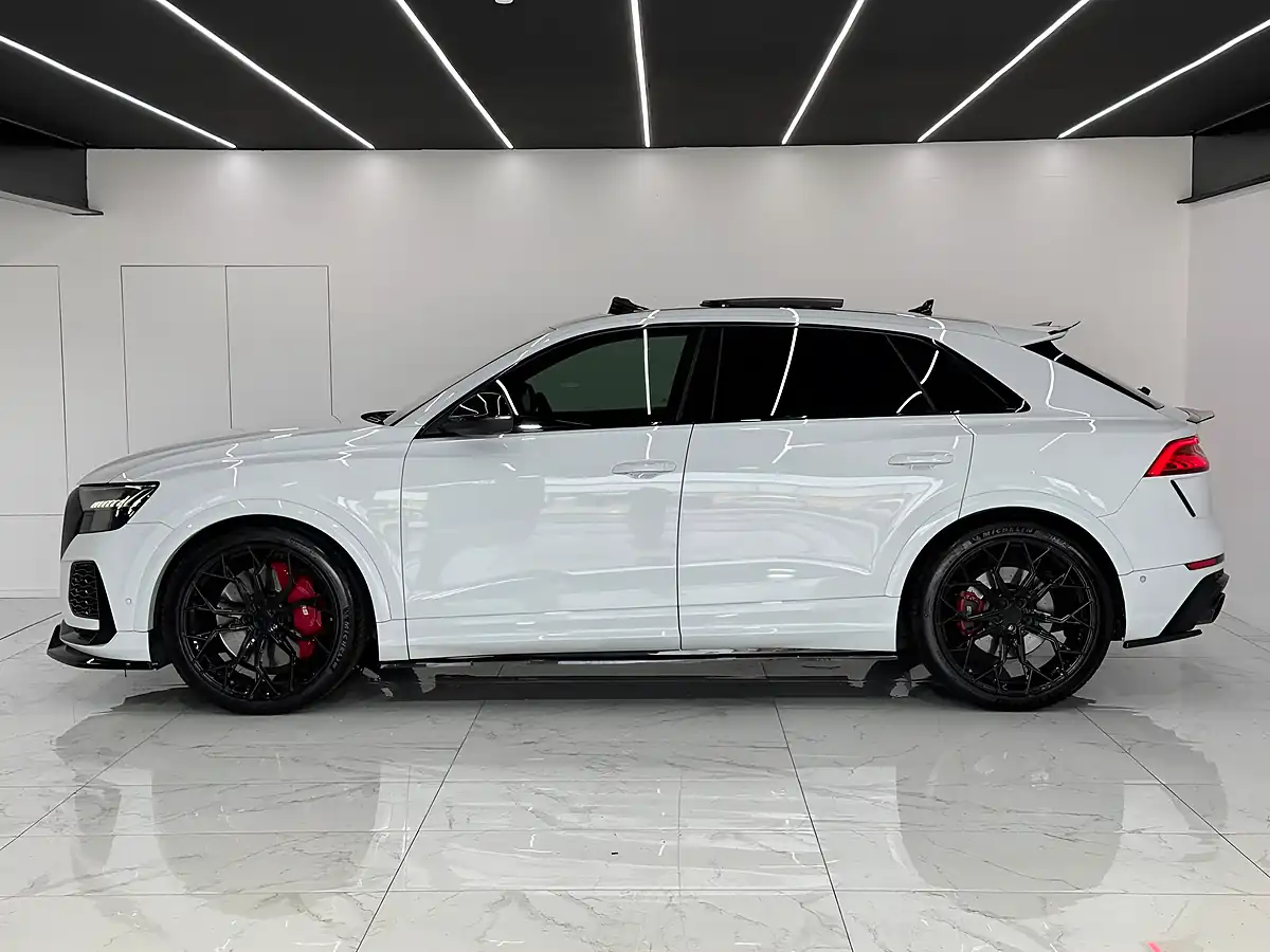 Used 2020 Audi RSQ8 Vorsprung Glacier White - Interior and Exterior details 3