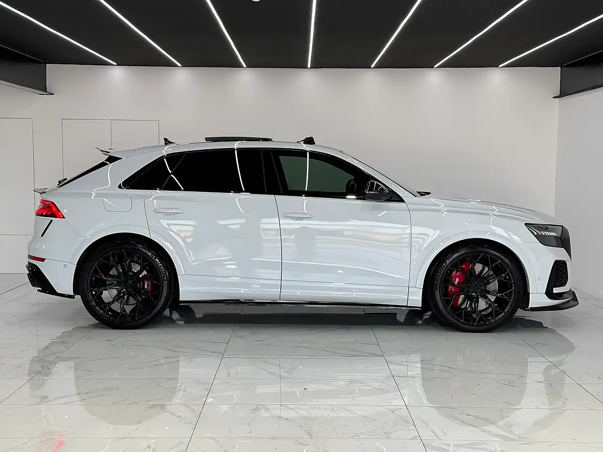 Used 2020 Audi RSQ8 Vorsprung Glacier White - Interior and Exterior details 4