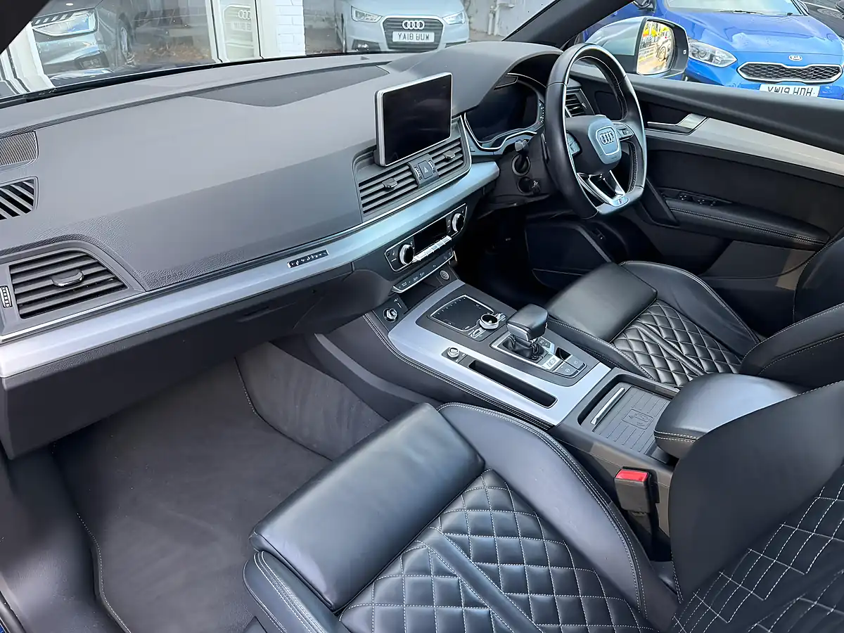 Used 2020 Audi SQ5 S Line Blue - Interior and Exterior details 13