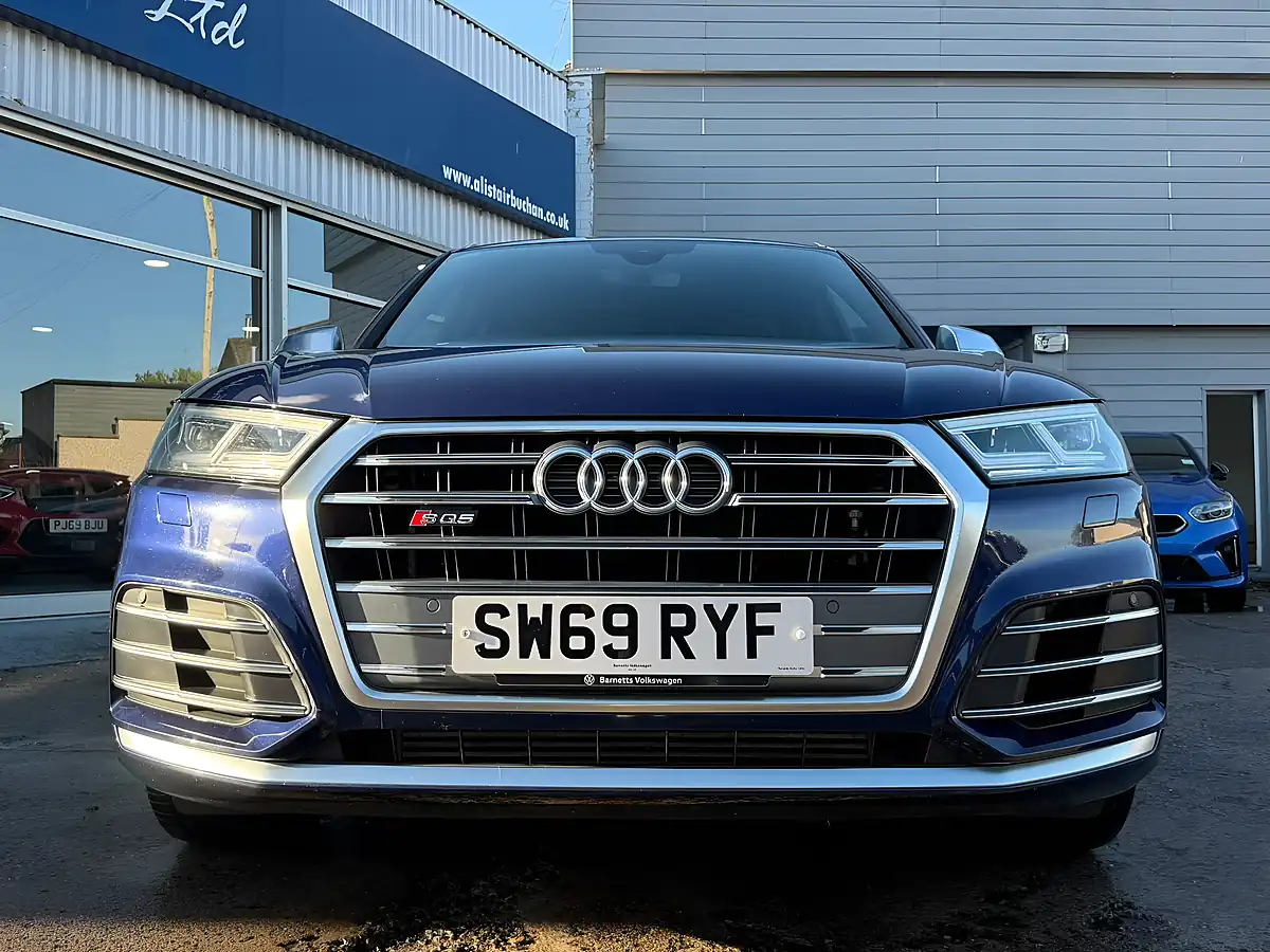 Used 2020 Audi SQ5 S Line Blue - Interior and Exterior details 3