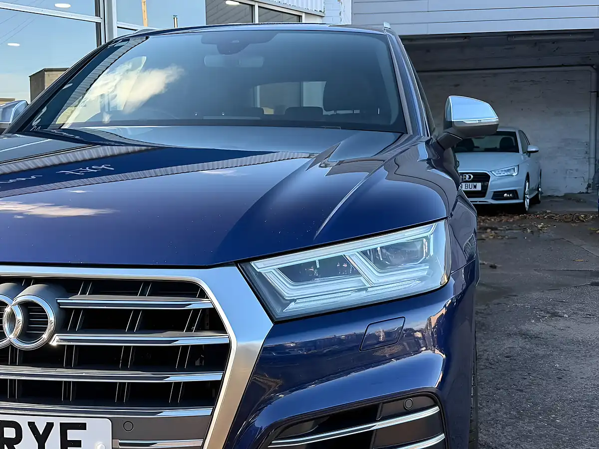 Used 2020 Audi SQ5 S Line Blue - Interior and Exterior details 7