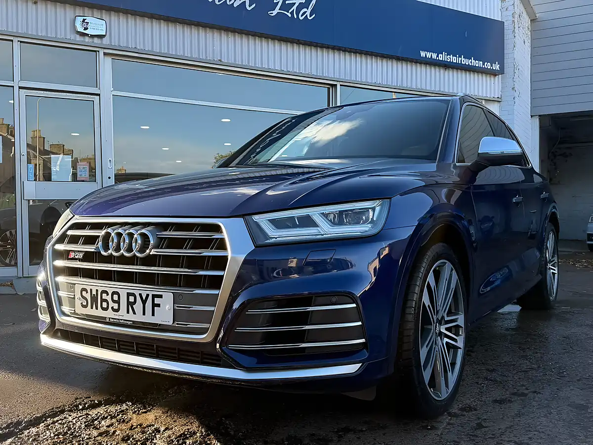 Used 2020 Audi SQ5 S Line Blue - Interior and Exterior details 9