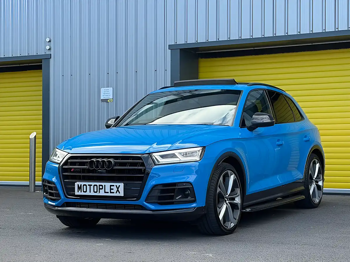 Used 2020 Audi SQ5 Vorsprung Blue - Interior and Exterior details 5