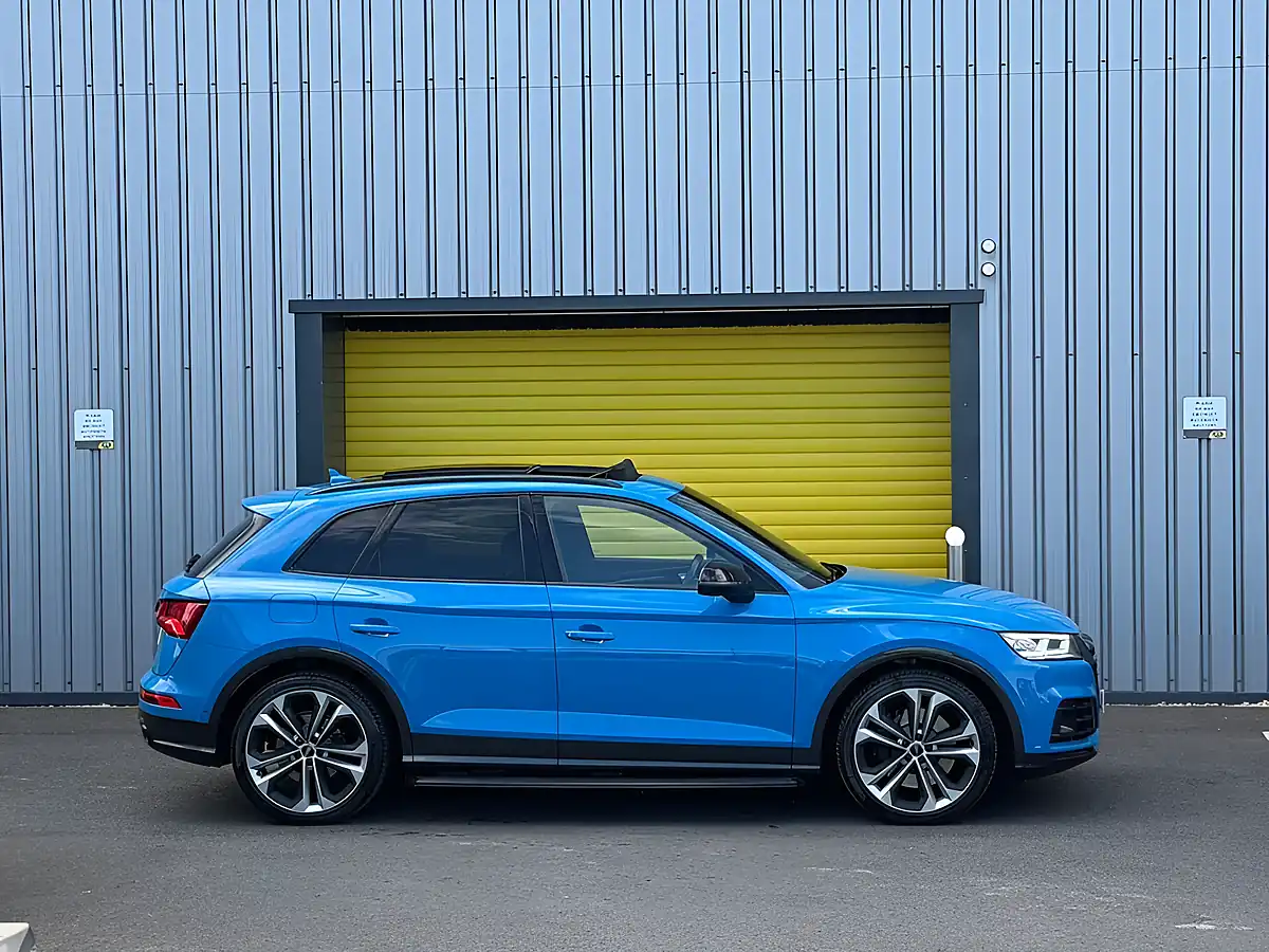 Used 2020 Audi SQ5 Vorsprung Blue - Interior and Exterior details 6