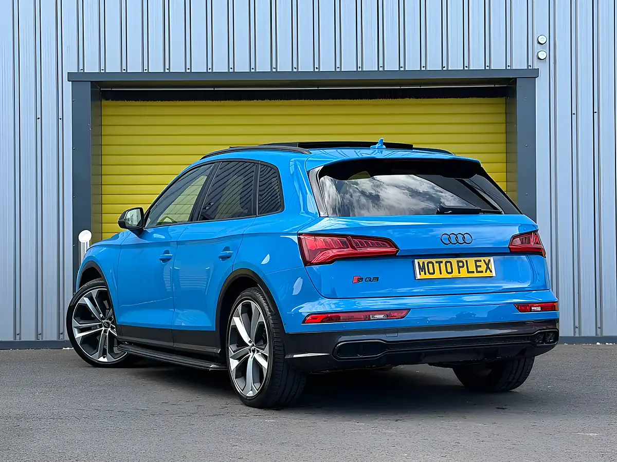 Used 2020 Audi SQ5 Vorsprung Blue - Interior and Exterior details 9