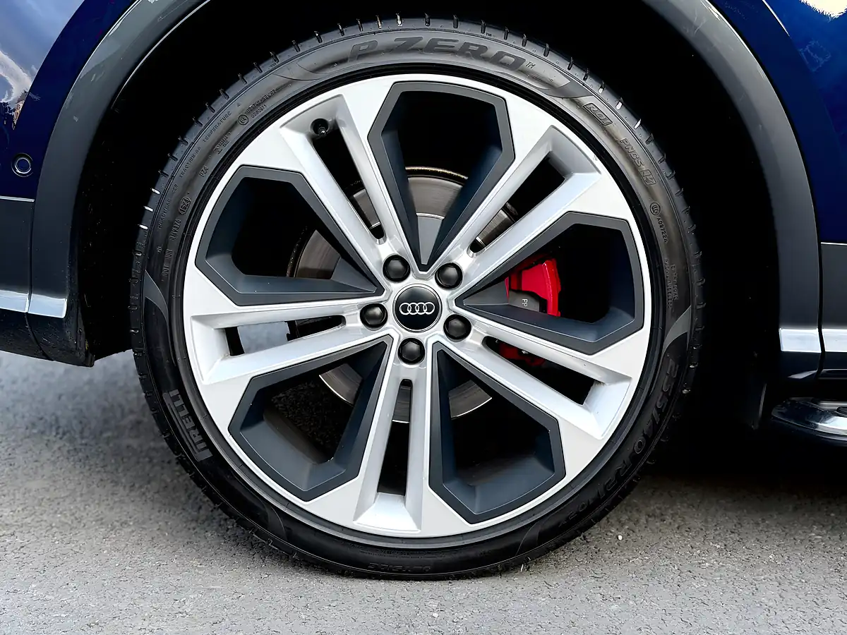 Used 2020 Audi SQ5 Vorsprung Blue - Interior and Exterior details 10