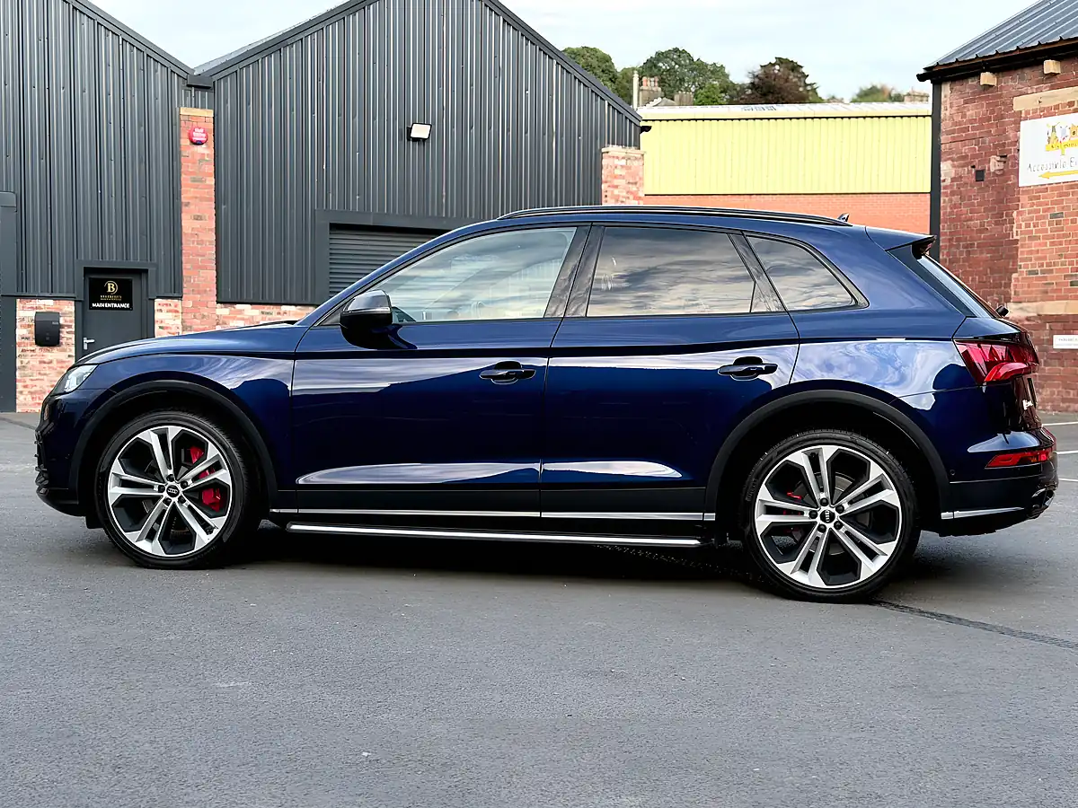 Used 2020 Audi SQ5 Vorsprung Blue - Interior and Exterior details 15