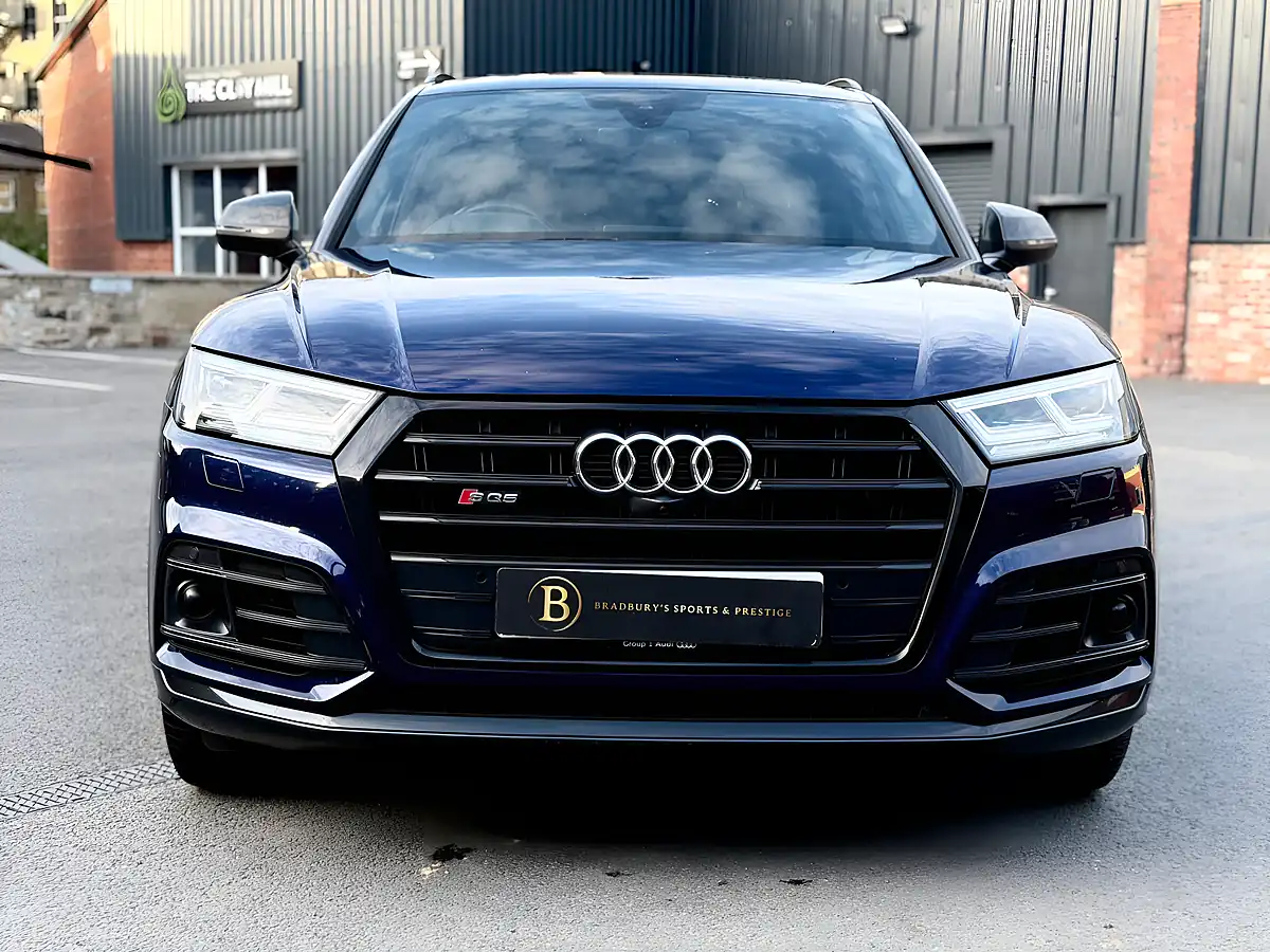 Used 2020 Audi SQ5 Vorsprung Blue - Interior and Exterior details 9