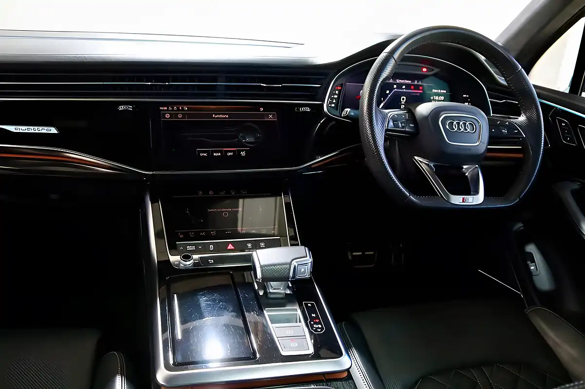 Used 2020 Audi SQ7 Vorsprung Black - Interior and Exterior details 10