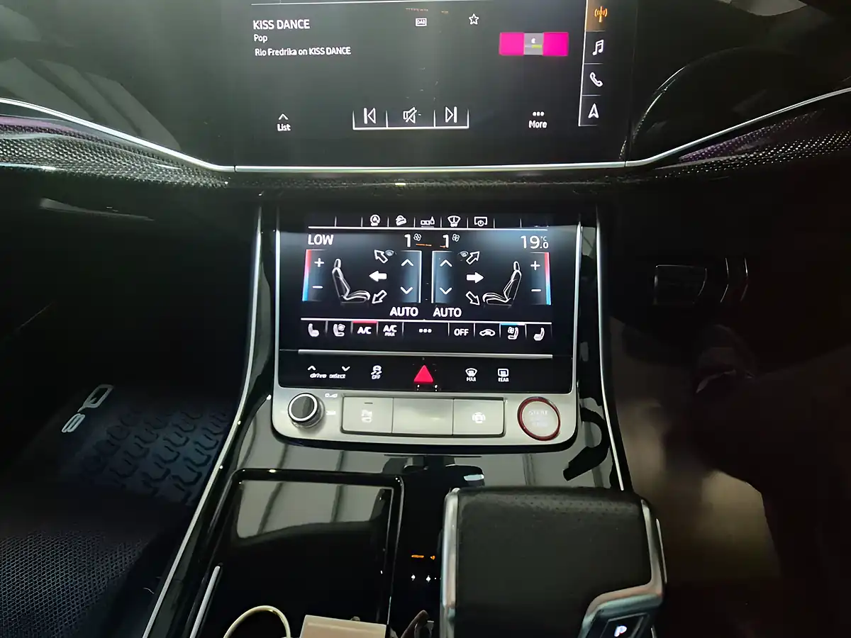 Used 2020 Audi SQ8 Vorsprung Blue - Interior and Exterior details 14