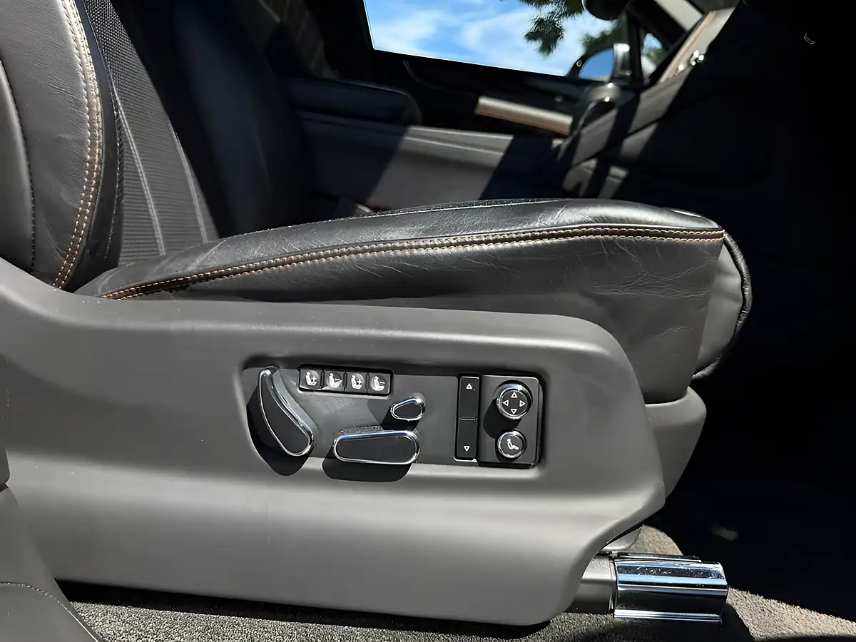 Used 2020 Bentley Bentayga First Edition Grey - Interior and Exterior details 15