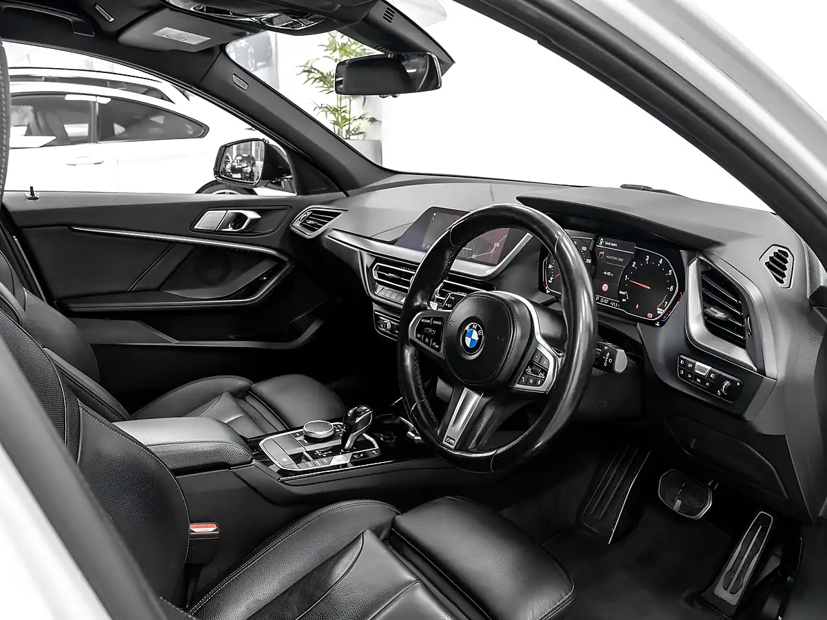 Used 2020 BMW 1 Series M Sport Alpine White - Interior and Exterior details 12