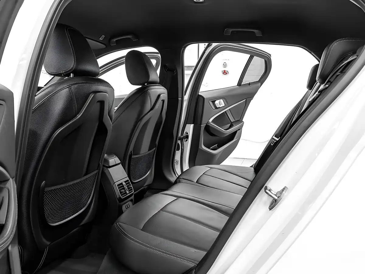 Used 2020 BMW 1 Series M Sport Alpine White - Interior and Exterior details 15