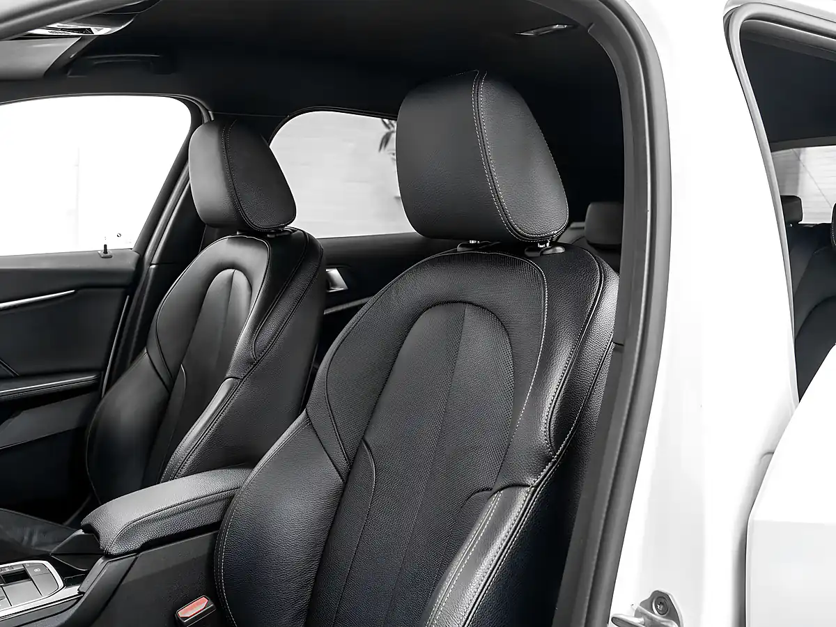 Used 2020 BMW 1 Series M Sport Alpine White - Interior and Exterior details 18