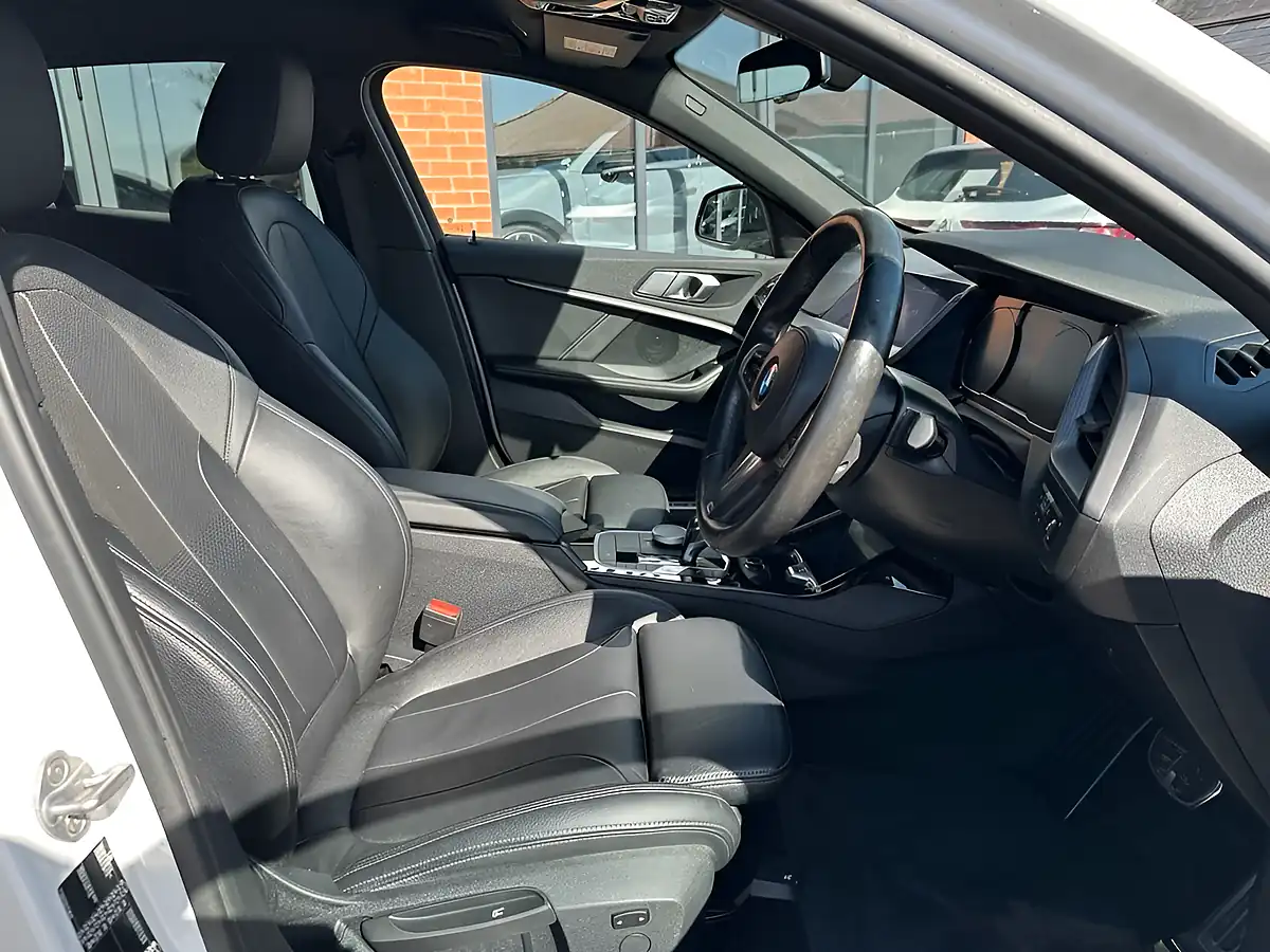 Used 2020 BMW 1 Series M Sport White - Interior and Exterior details 9