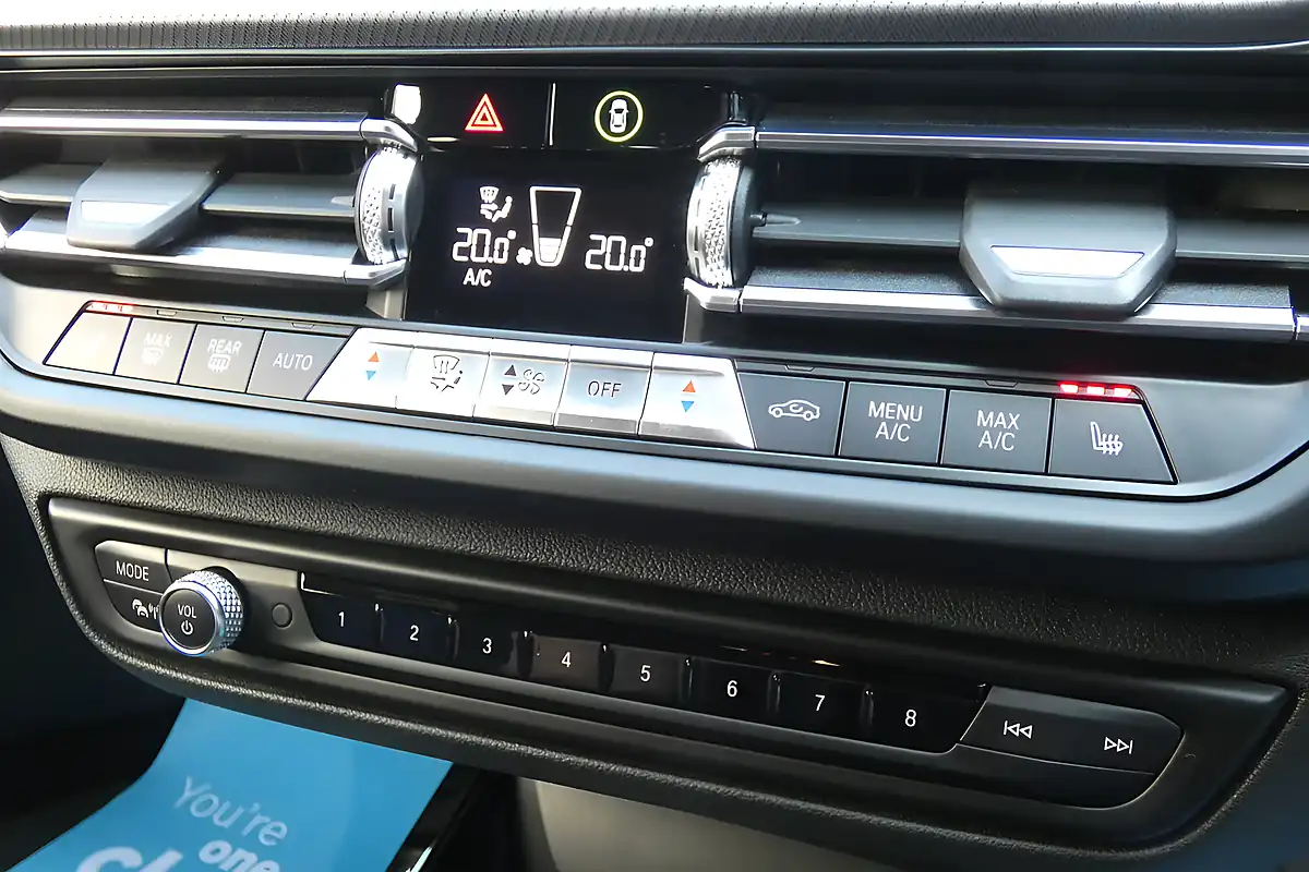 Used 2020 BMW 1 Series M135i Alpine White - Interior and Exterior details 16
