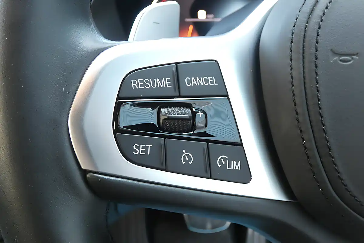 Used 2020 BMW 1 Series M135i Alpine White - Interior and Exterior details 17