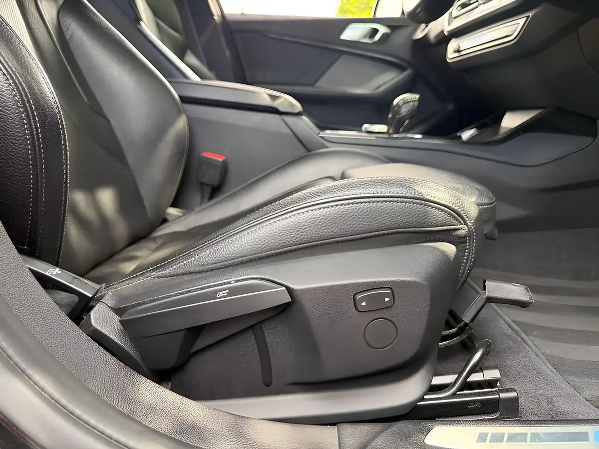 Used 2020 BMW 1 Series M135i Black - Interior and Exterior details 13