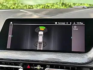 Used 2020 BMW 1 Series M135i Black - Interior and Exterior details 20