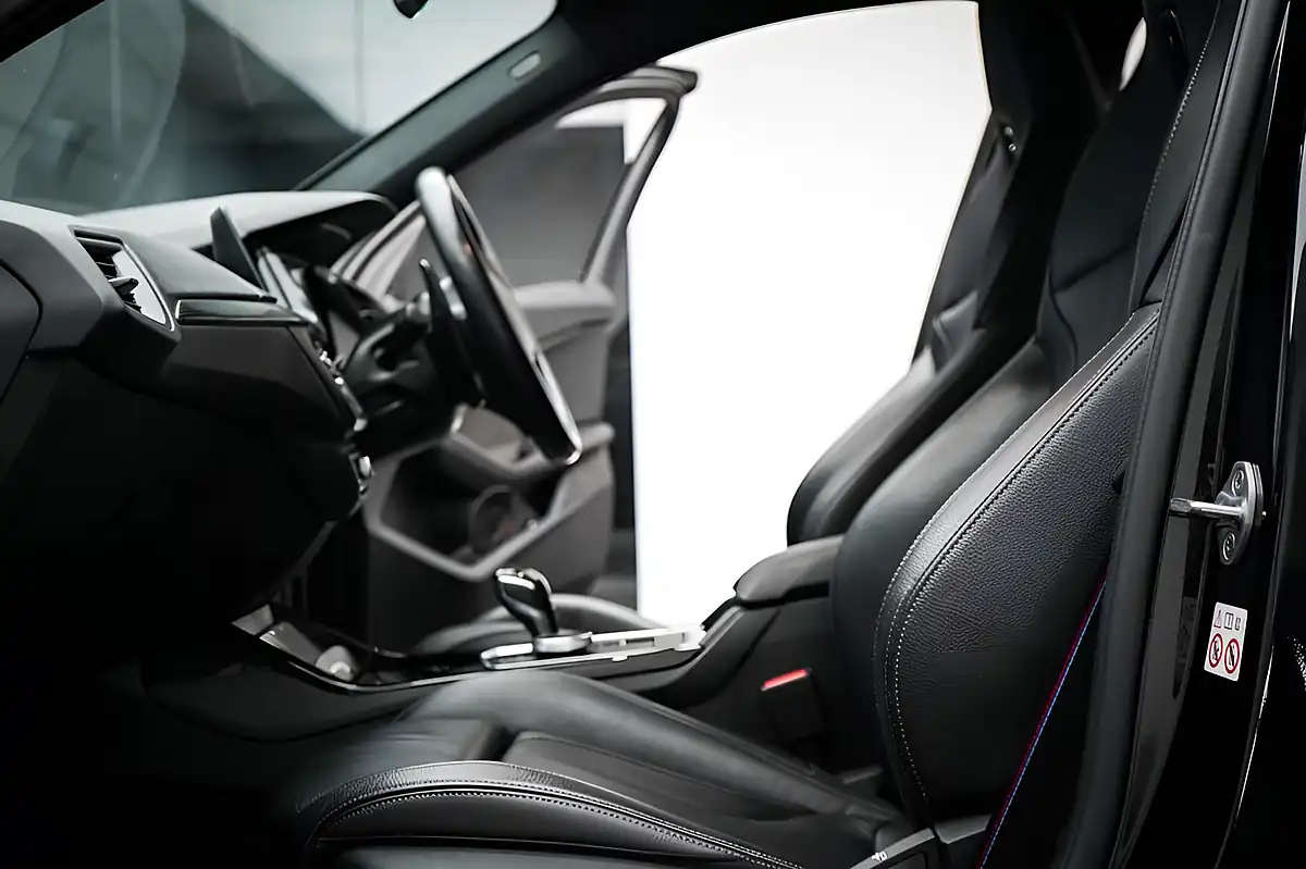 Used 2020 BMW 1 Series M135i Black - Interior and Exterior details 16
