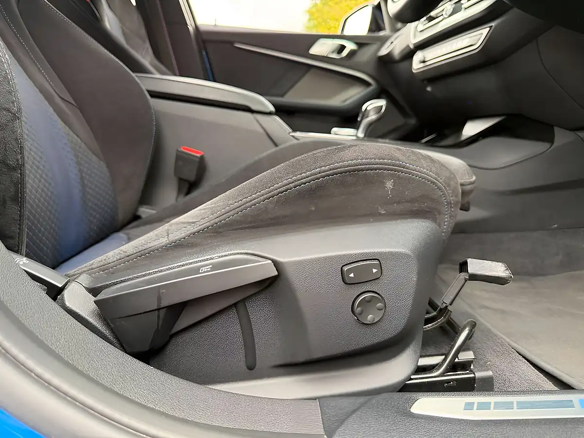 Used 2020 BMW 1 Series M135i Blue - Interior and Exterior details 13