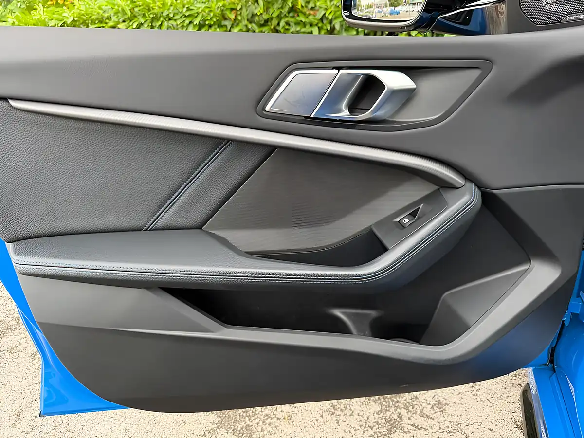 Used 2020 BMW 1 Series M135i Blue - Interior and Exterior details 14