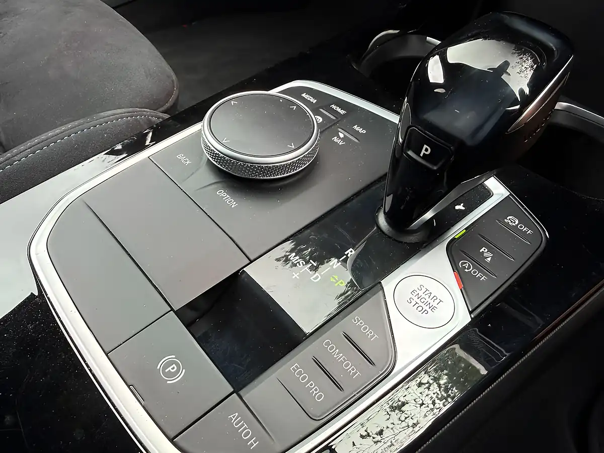 Used 2020 BMW 1 Series M135i Blue - Interior and Exterior details 16