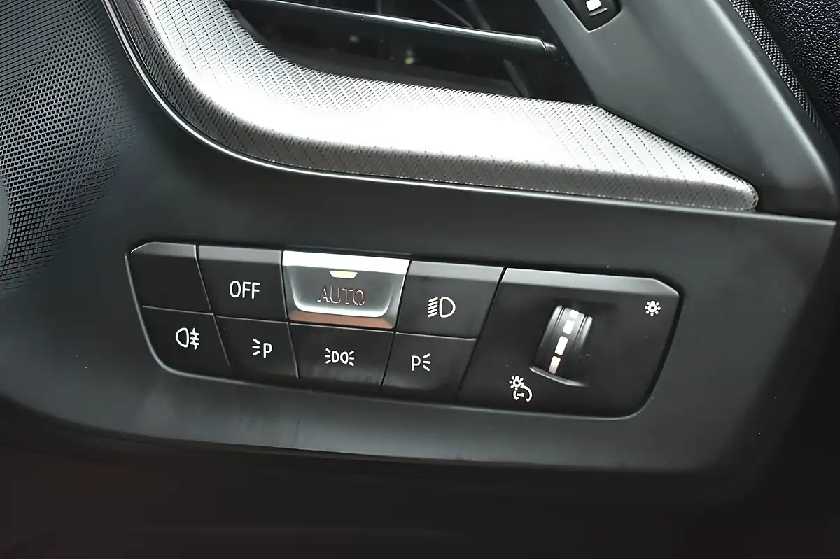Used 2020 BMW 1 Series M135i White - Interior and Exterior details 20