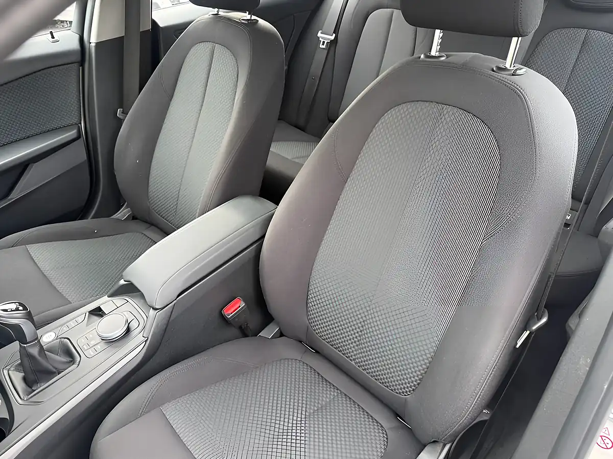 Used 2020 BMW 1 Series Se White - Interior and Exterior details 12